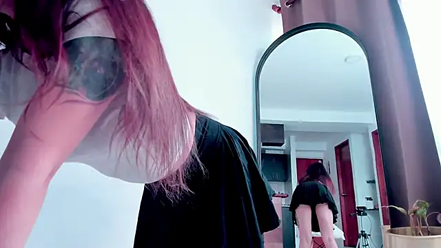 HannaMoom online show from January 21, 2025, 8:32 pm