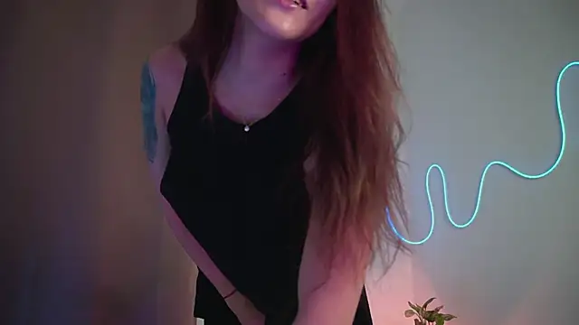 HannaMoom online show from December 18, 2024, 1:26 am