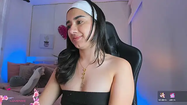 annadu011 online show from March 4, 2025, 8:16 pm