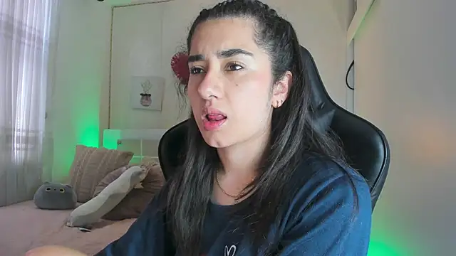 annadu011 online show from March 13, 2025, 8:43 pm