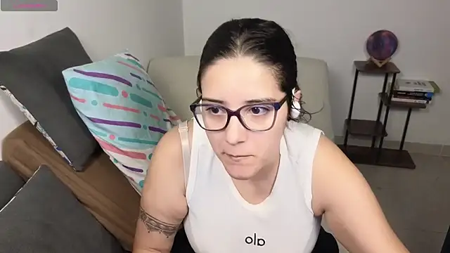 Snapshot of blue__moon_ chatting on April 26, 2026, 4:54 am blue moon online show from April 26, 2026, 4:54 am