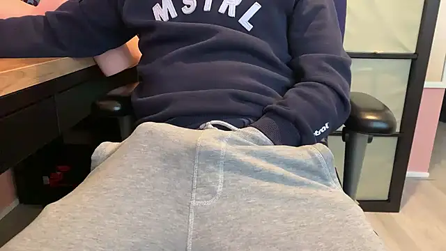 jimmi xxl online show from March 25, 2026, 8:46 am