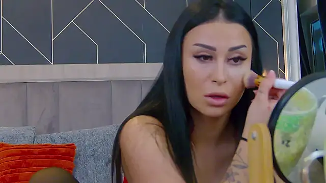 EmyLaveau online show from January 16, 2026, 6:28 am