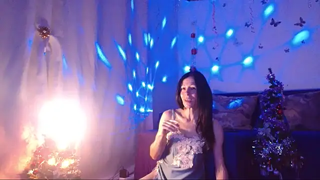 Snapshot of ElysaSun chatting on December 13, 2025, 8:04 pm ElysaSun online show from December 13, 2025, 8:04 pm