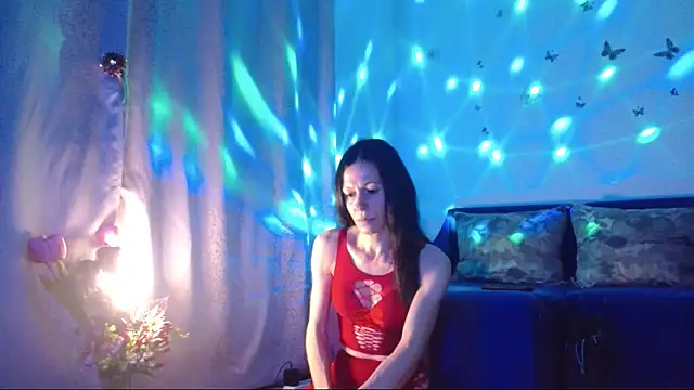 ElysaSun online show from February 16, 2026, 6:39 pm