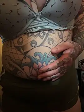 Snapshot of evacheers chatting on April 4, 2026, 8:10 am evacheers online show from April 4, 2026, 8:10 am