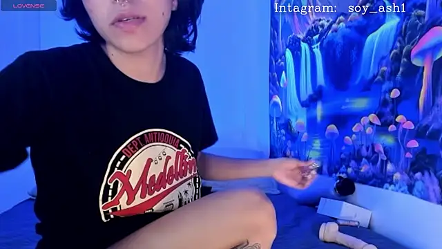 Snapshot of Ashlleycam_ chatting on January 6, 2025, 5:08 am Ashlleycam online show from January 6, 2025, 5:08 am