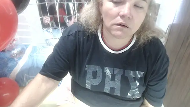 Snapshot of selenax2023 chatting on March 19, 2026, 2:44 am selenax2023 online show from March 19, 2026, 2:44 am