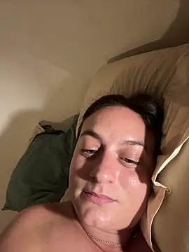 Snapshot of indierotic chatting on February 2, 2026, 2:32 am indierotic online show from February 2, 2026, 2:32 am