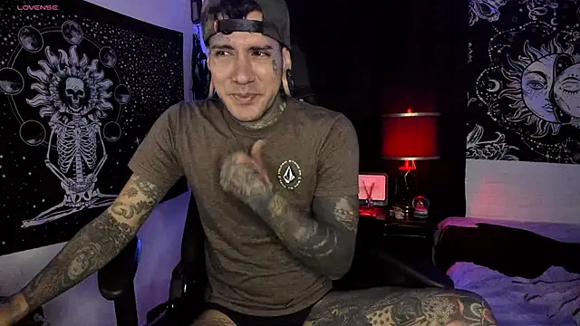 Snapshot of josh__ackerman chatting on March 11, 2025, 11:47 pm josh ackerman online show from March 11, 2025, 11:47 pm