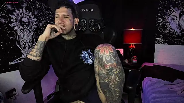 Snapshot of josh__ackerman chatting on March 17, 2025, 12:10 am josh ackerman online show from March 17, 2025, 12:10 am