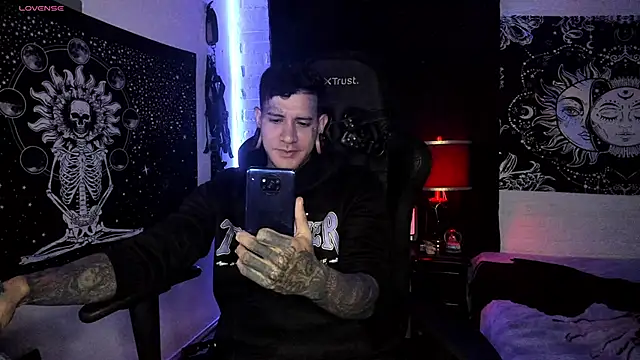 Snapshot of josh__ackerman chatting on March 11, 2025, 8:31 pm josh ackerman online show from March 11, 2025, 8:31 pm