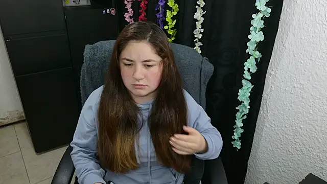 Snapshot of ann_bronw chatting on November 15, 2025, 2:04 am ann bronw online show from November 15, 2025, 2:04 am