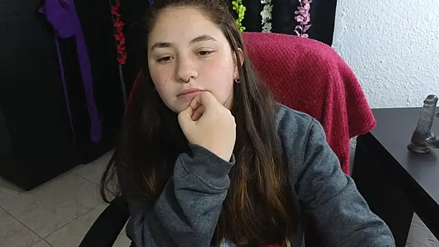 Snapshot of ann_bronw chatting on September 10, 2025, 12:53 am ann bronw online show from September 10, 2025, 12:53 am