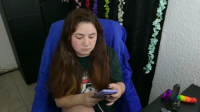 Snapshot of ann_bronw chatting on October 10, 2025, 12:11 am ann bronw online show from October 10, 2025, 12:11 am