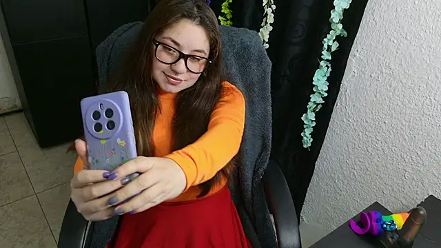 Snapshot of ann_bronw chatting on October 25, 2025, 12:54 am ann bronw online show from October 25, 2025, 12:54 am