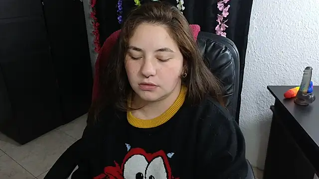 Snapshot of ann_bronw chatting on September 12, 2025, 1:06 am ann bronw online show from September 12, 2025, 1:06 am