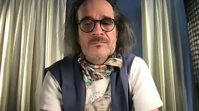 Snapshot of GioApri chatting on February 20, 2026, 1:35 pm GioApri online show from February 20, 2026, 1:35 pm