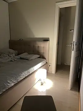 Snapshot of remirann_ chatting on December 10, 2024, 3:33 pm remirann online show from December 10, 2024, 3:33 pm