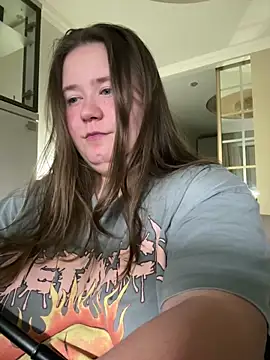 Snapshot of remirann_ chatting on February 28, 2025, 6:20 pm remirann online show from February 28, 2025, 6:20 pm