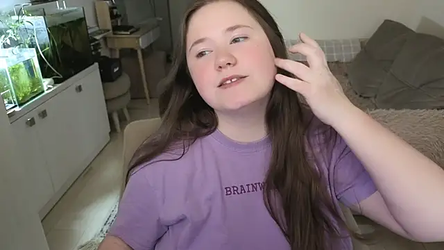 Snapshot of remirann_ chatting on April 3, 2026, 1:39 pm remirann online show from April 3, 2026, 1:39 pm