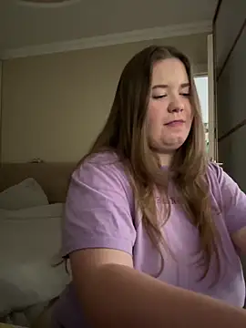 Snapshot of remirann_ chatting on December 14, 2024, 10:24 am remirann online show from December 14, 2024, 10:24 am