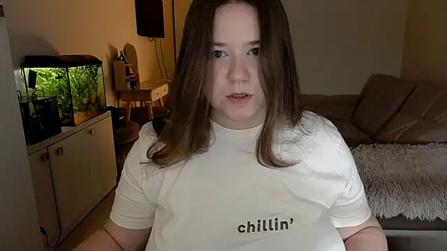 Snapshot of remirann_ chatting on March 2, 2025, 7:43 am remirann online show from March 2, 2025, 7:43 am