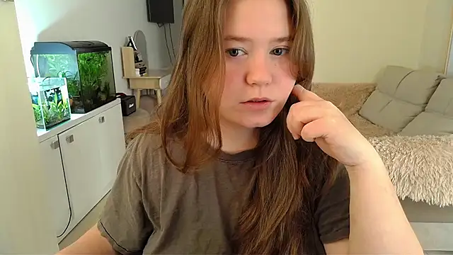 Snapshot of remirann_ chatting on March 5, 2025, 7:27 am remirann online show from March 5, 2025, 7:27 am