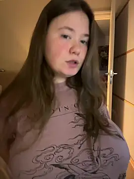 Snapshot of remirann_ chatting on February 4, 2025, 7:00 pm remirann online show from February 4, 2025, 7:00 pm