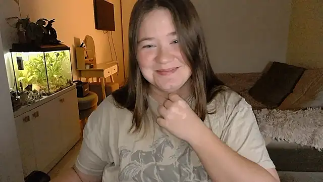 Snapshot of remirann_ chatting on December 4, 2024, 3:48 pm remirann online show from December 4, 2024, 3:48 pm