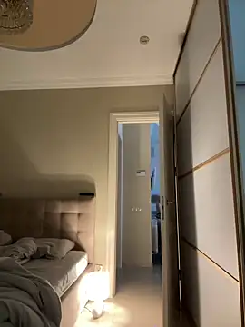 Snapshot of remirann_ chatting on January 7, 2025, 10:55 am remirann online show from January 7, 2025, 10:55 am