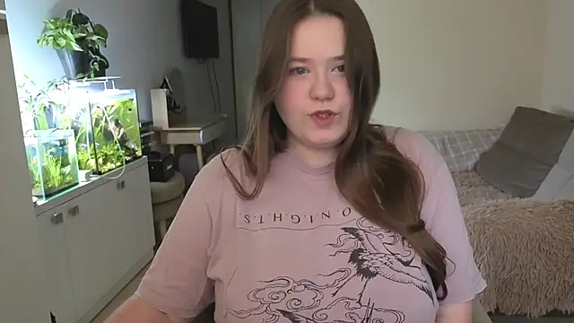 remirann  online show from November 27, 2025, 9:43 am