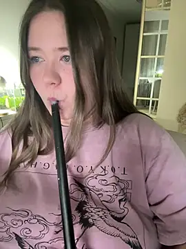 Snapshot of remirann_ chatting on February 26, 2025, 5:31 pm remirann online show from February 26, 2025, 5:31 pm