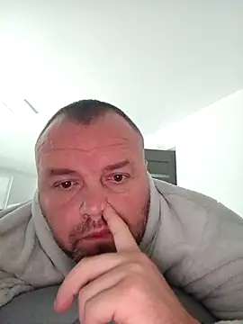 Adry1986 online show from September 17, 2025, 9:44 am