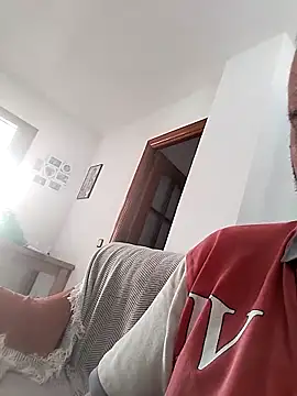 Snapshot of juandi21cm chatting on November 18, 2025, 3:26 pm juandi21cm online show from November 18, 2025, 3:26 pm