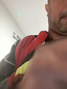 Snapshot of juandi21cm chatting on December 15, 2025, 10:32 am juandi21cm online show from December 15, 2025, 10:32 am