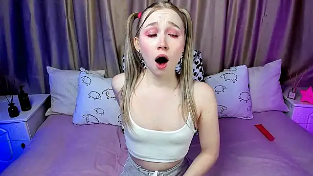 LilyStarlight online show from March 17, 2025, 6:40 am