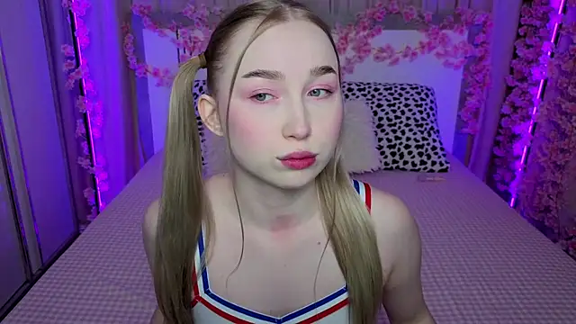 Snapshot of LilyStarlight chatting on April 20, 2026, 4:15 am LilyStarlight online show from April 20, 2026, 4:15 am