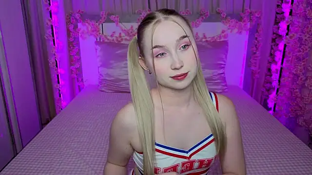 LilyStarlight online show from July 5, 2026, 4:30 am