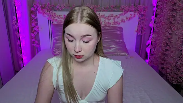 LilyStarlight online show from June 25, 2026, 3:15 am