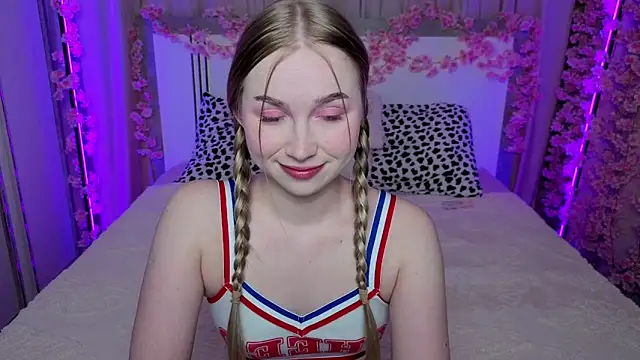 Snapshot of LilyStarlight chatting on April 30, 2026, 3:46 am LilyStarlight online show from April 30, 2026, 3:46 am