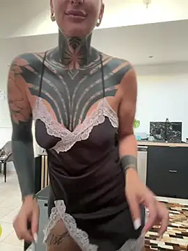 Snapshot of InkedBiitch chatting on July 17, 2026, 4:53 am InkedBiitch online show from July 17, 2026, 4:53 am