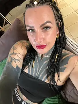 Snapshot of InkedBiitch chatting on March 22, 2026, 9:33 am InkedBiitch online show from March 22, 2026, 9:33 am