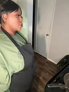 NikkiNoelanii online show from March 28, 2026, 4:35 am