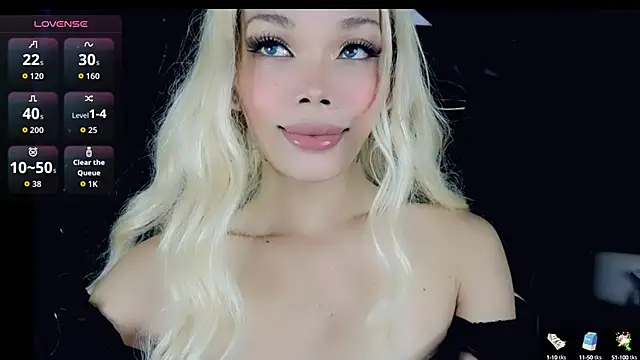 Snapshot of sugar_bbyxx chatting on October 4, 2025, 10:00 pm sugar bbyxx online show from October 4, 2025, 10:00 pm