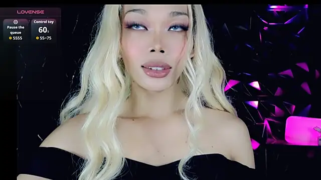 Snapshot of sugar_bbyxx chatting on October 1, 2025, 9:40 pm sugar bbyxx online show from October 1, 2025, 9:40 pm