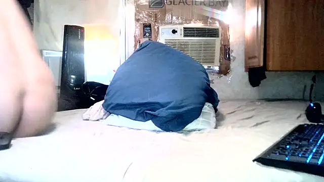 Snapshot of jceodo100 chatting on March 7, 2025, 5:28 pm jceodo100 online show from March 7, 2025, 5:28 pm