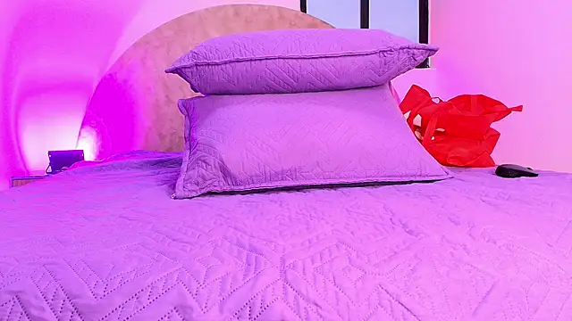 Snapshot of _ebony-queen_ chatting on November 19, 2025, 11:54 am ebony-queen online show from November 19, 2025, 11:54 am