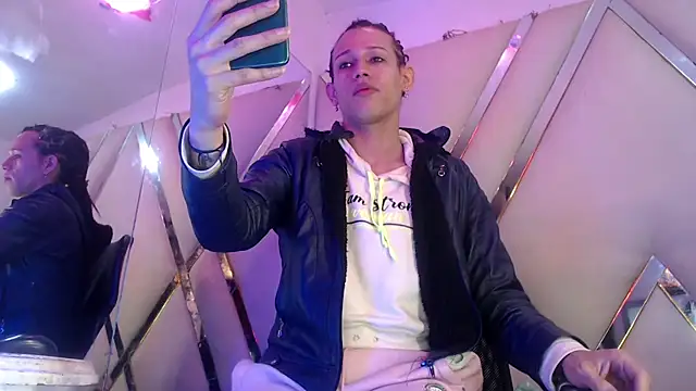 Snapshot of StefyFerrer chatting on November 30, 2025, 2:01 am StefyFerrer online show from November 30, 2025, 2:01 am