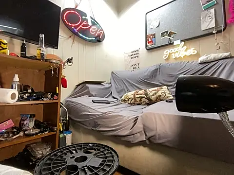 WhiteChocalate 69 online show from March 7, 2025, 6:00 pm